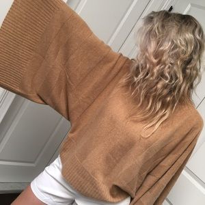✨SALE✨Beth Bowles Beige Cashmere Sweater